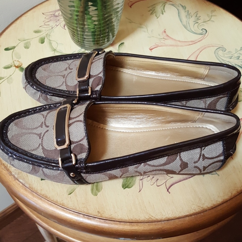Coach flats